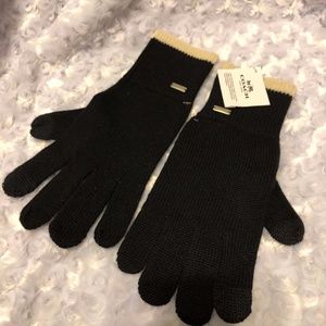 NEW!! Coach Color Blocked Knit Tech Gloves